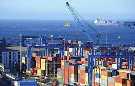 从香港进口的旧机械设备到国内报关遇估价，要另表提供哪些资料